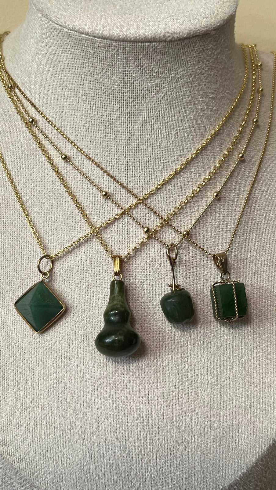 Jade hanger vintage beschermt geluk welvaart uniek, Magnolia11, Nieuw, Ophalen of Verzenden, Steen of Mineraal