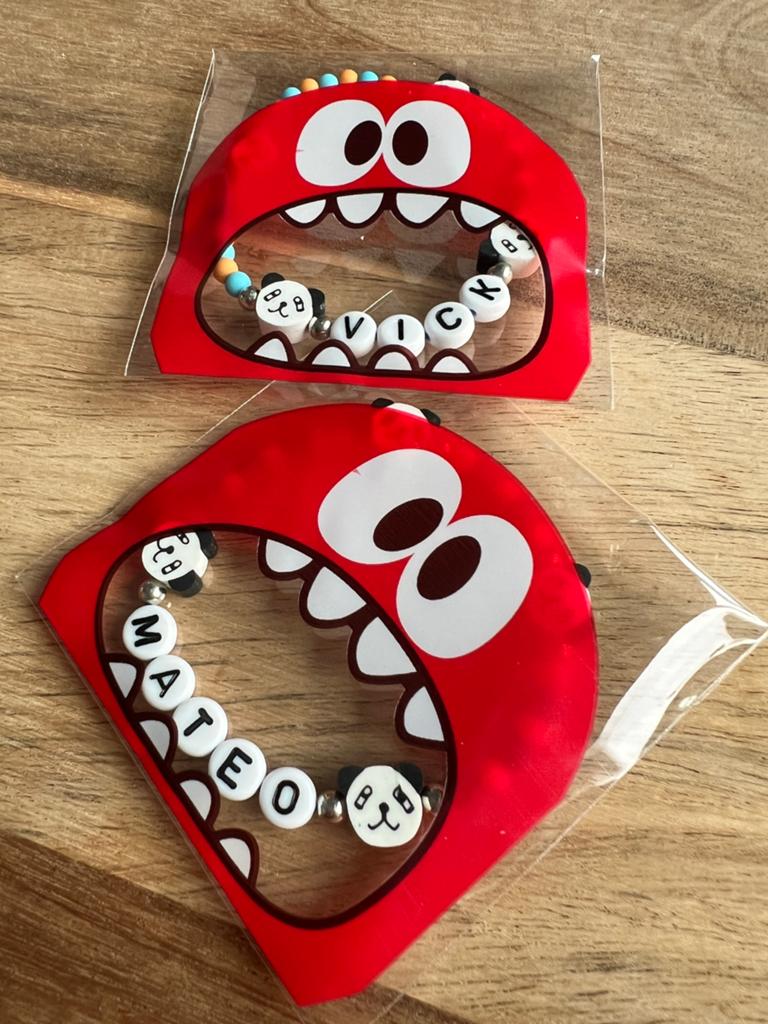 Naam armbandjes bij traktatie of kinderfeestje, Ophalen of Verzenden, Nieuw, Feestartikel, Verjaardag