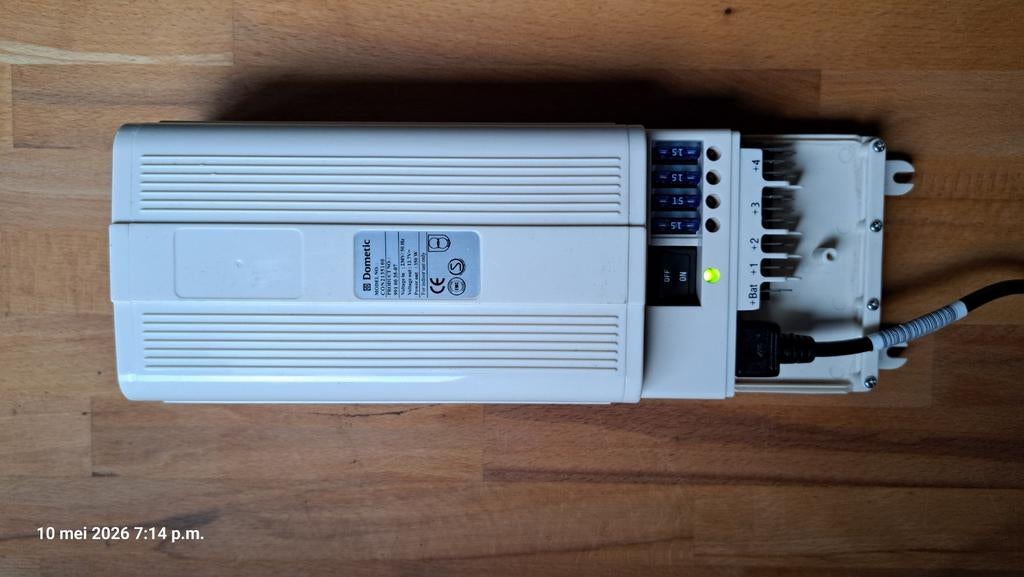Dometic Caravan Omvormer / Lader - Refurbished, Caravans en Kamperen, Ophalen of Verzenden