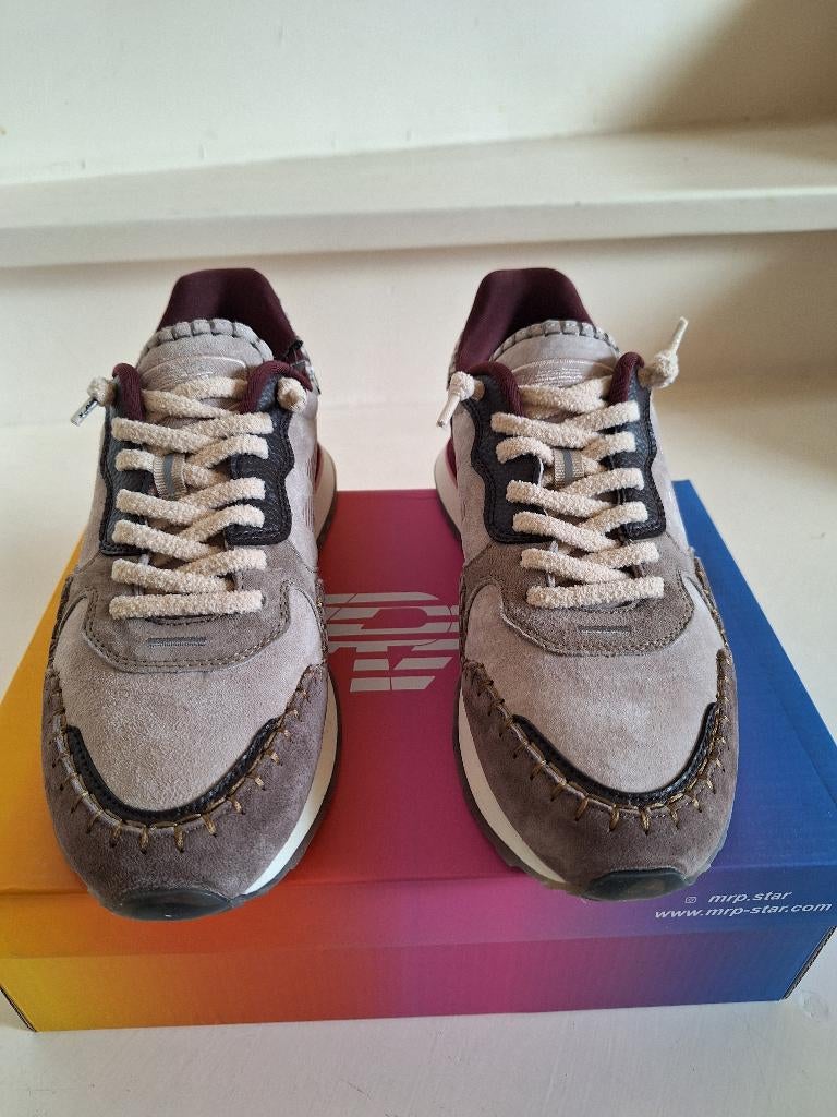 Nieuwe sneakers MRP maat 39, Beige, Nieuw, Ophalen of Verzenden, Sneakers of Gympen