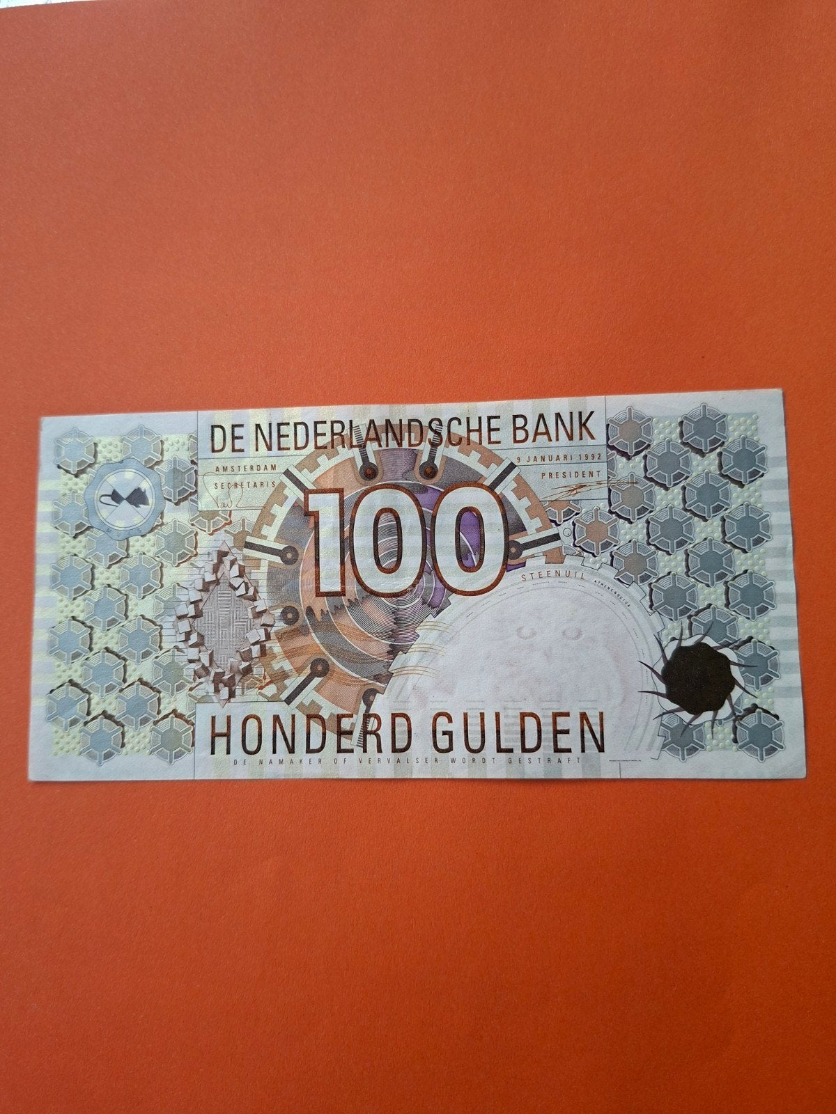 100 gulden Steenuil uit 1992 in AUNC
Serie nummer 1017828584, Ophalen of Verzenden, 100 gulden, Los biljet