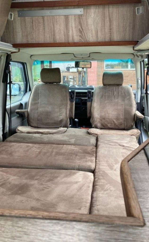 Foto 13 van Mooie Volkswagen Transporter T4 camper / camperbus te koop!