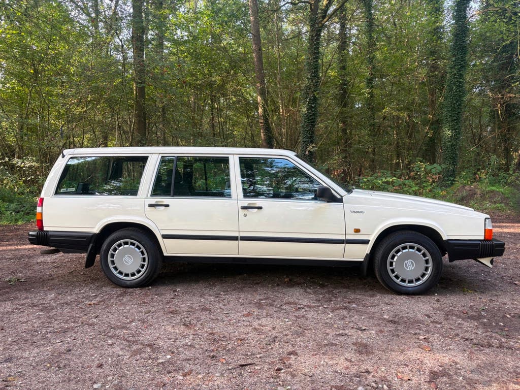 Volvo VOLVO 745-883 GI Slechts 54.000 km in perfecte staat, foto 2