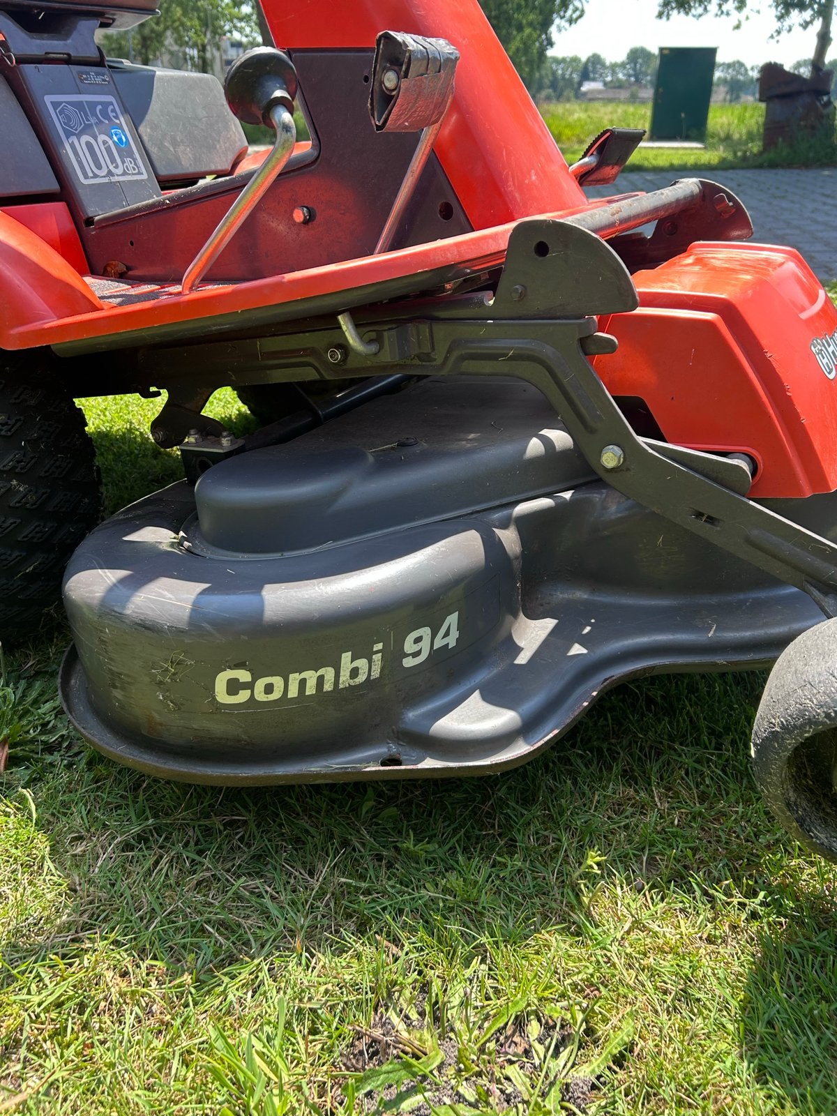 Husqvarna zitmaaier uit 2008 - Goed maaidek, Tuin en Terras, Grasmaaiers, Ophalen, Cirkelmaaier, Gebruikt, Mulchfunctie