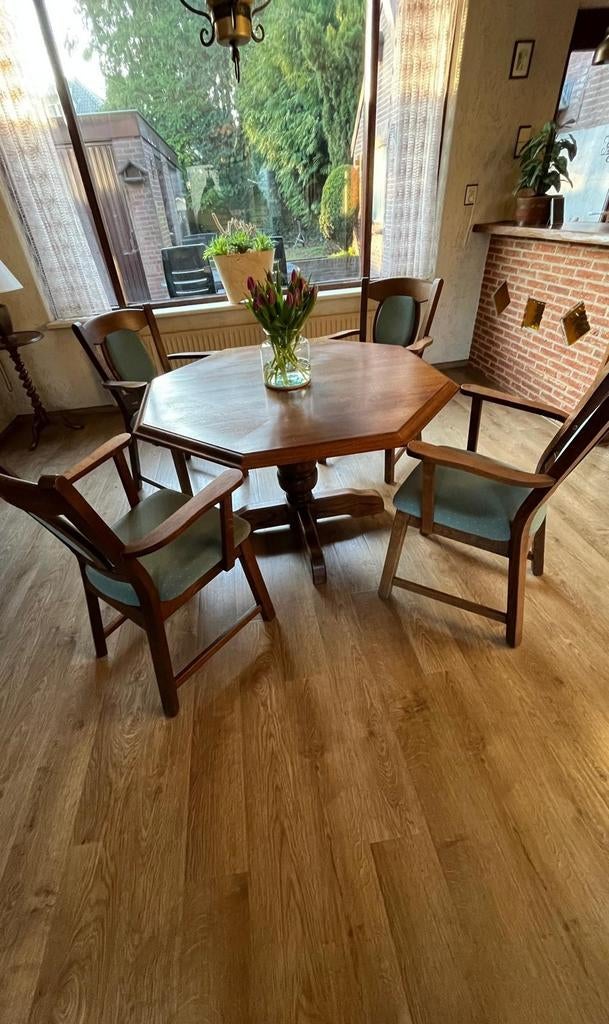 Eetkamer tafel met 4 stoelen in donker eikenhout, Ophalen, Gebruikt, Vier personen, Eikenhout