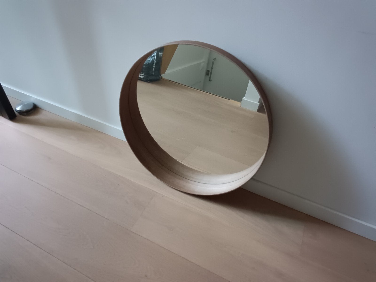 Ronde spiegel met houten rand., Huis en Inrichting, Woonaccessoires | Spiegels, Ophalen, Rond, Zo goed als nieuw, Minder dan 100 cm