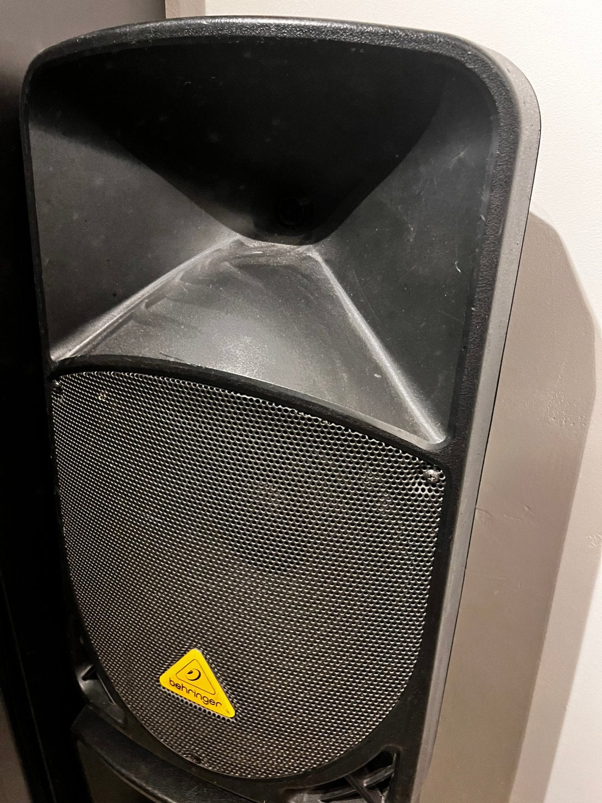 2x Behringer Eurolive B112D actieve speakers – set, Ophalen, Zo goed als nieuw, Overige merken