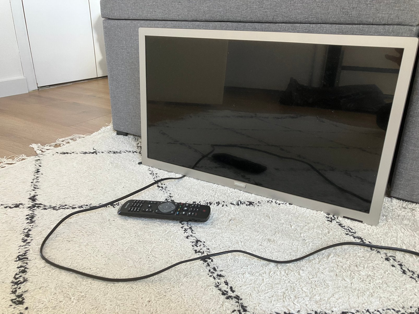 Tv gratis (pootjes ontbreken), Ophalen, Gebruikt, 50 Hz, Philips