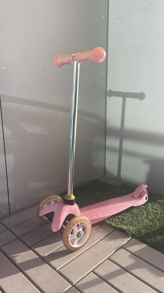 Story Scooters Kinderstep Meisjes te koop (leeftijd 2-5), Ophalen, Zo goed als nieuw, Overige typen