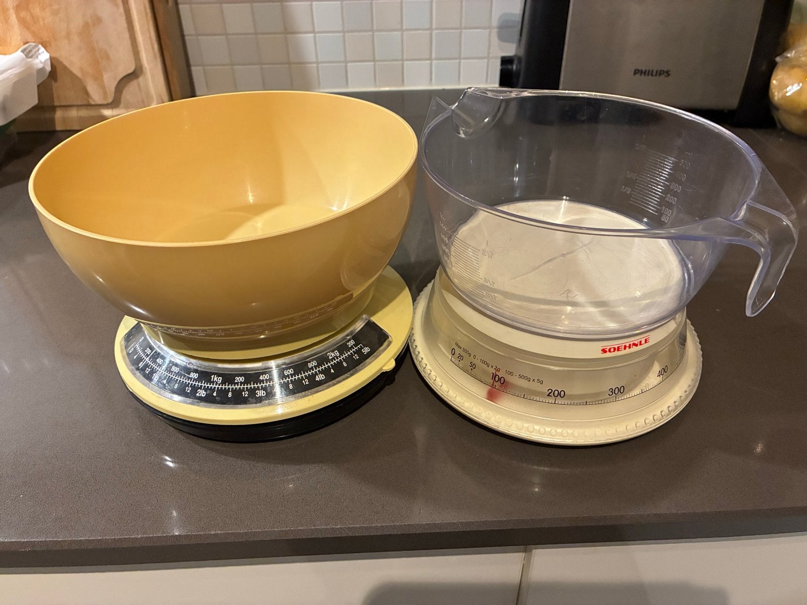 2 Keukenweegschalen - Gratis af te halen in Amsterdam Noord, Ophalen, Keukenweegschaal, Gebruikt, Minder dan 10 kg