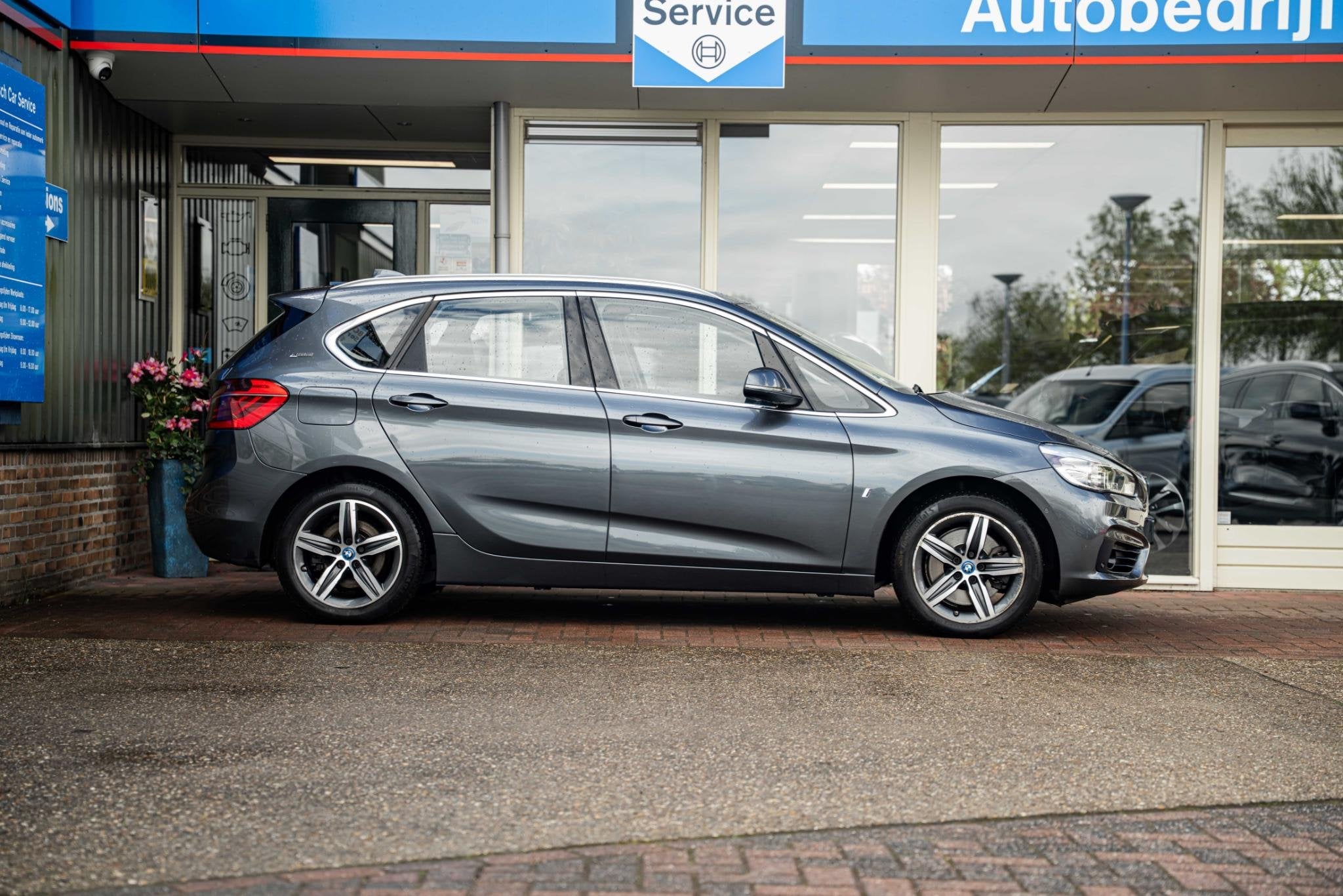 BMW 2-serie Active Tourer 225xe iPerformance High Executive, Auto's, Automaat, Gebruikt, Bedrijf, Vierwielaandrijving