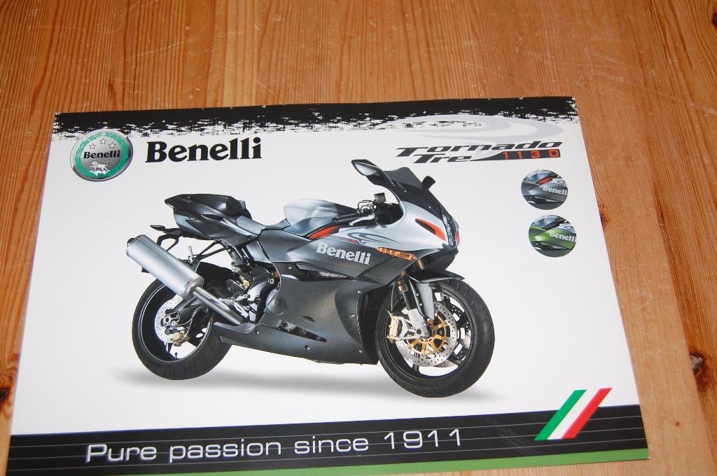 Benelli modellen vier nieuwe folders in een pakket, Ophalen of Verzenden, Overige merken