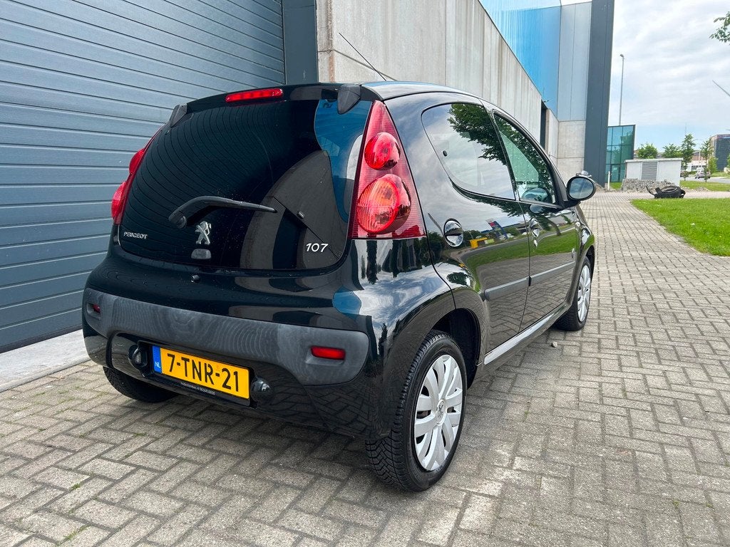 Peugeot 107 1.0i Envy AIRCO 5DRS NAP 2014, Voorwielaandrijving, Euro 5, Stof, Gebruikt