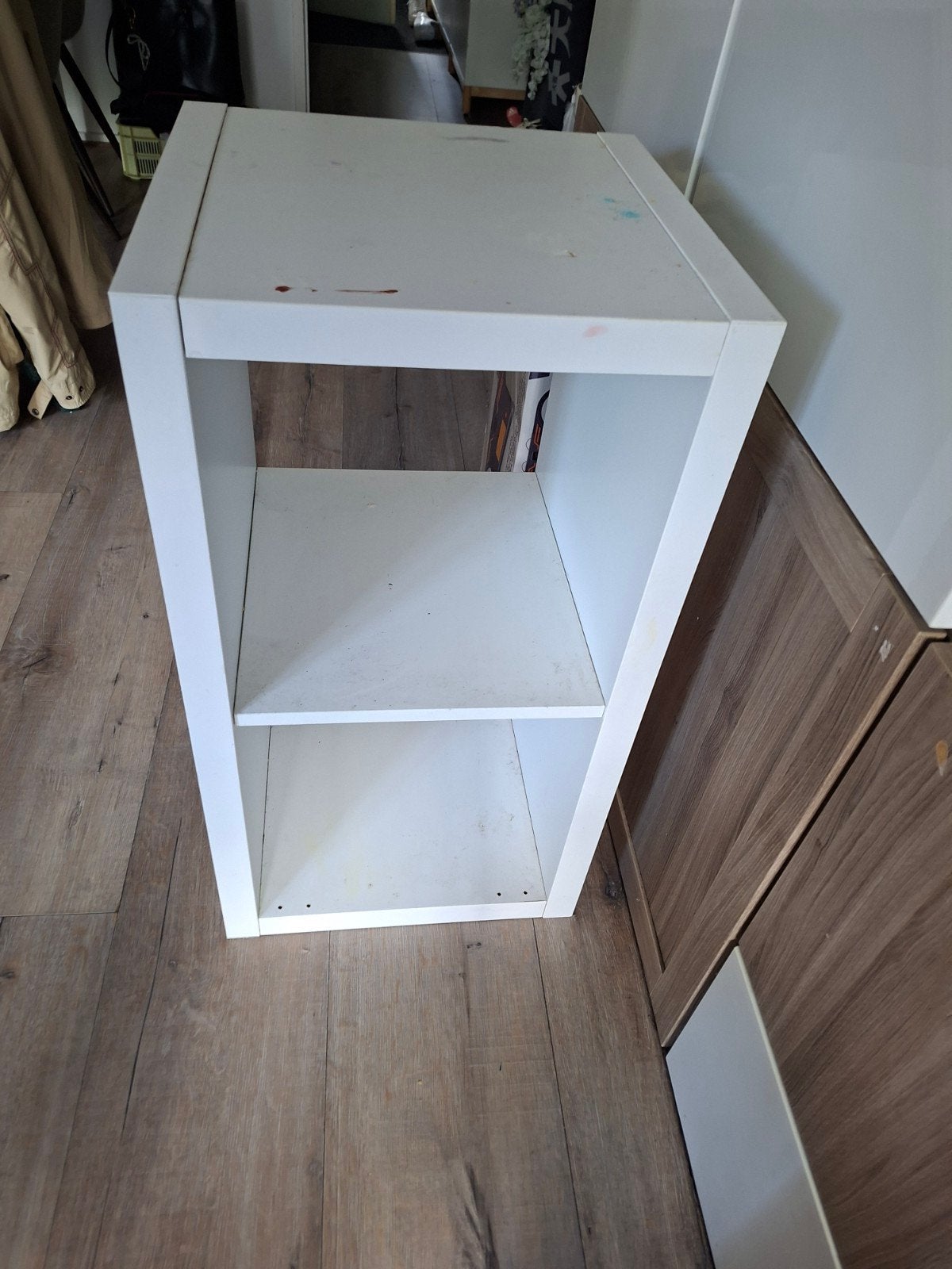 kleine witte kastje zonder achterkant met beschadiging, Ophalen, Gebruikt, 50 tot 100 cm, Minder dan 100 cm