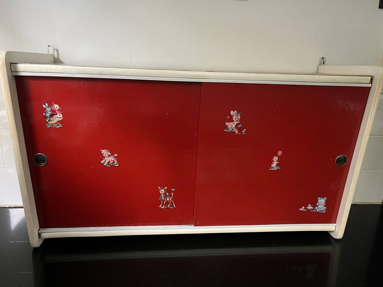Vintage retro keukenkastje hangkastje kastje schuifdeurtjes, Antiek en Kunst, Ophalen