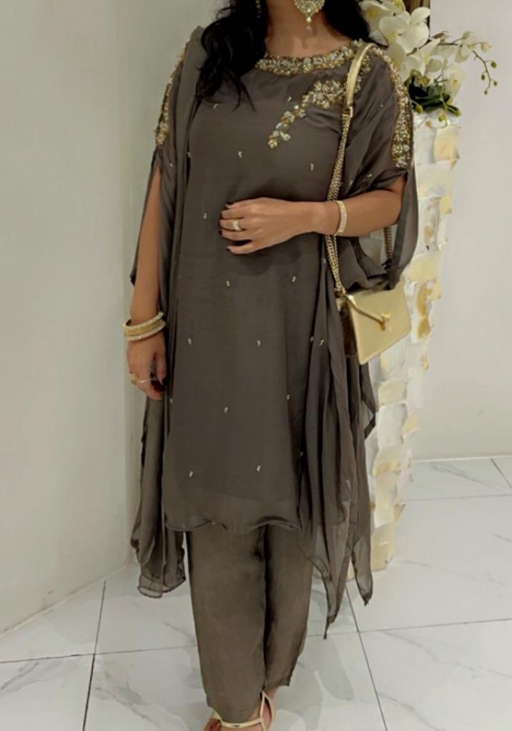 Salwar kameez shalwar lengha saree jurk kaftan satijn maat S, Kleding | Dames, Gelegenheidskleding, Overige typen, Bruin, Ophalen of Verzenden