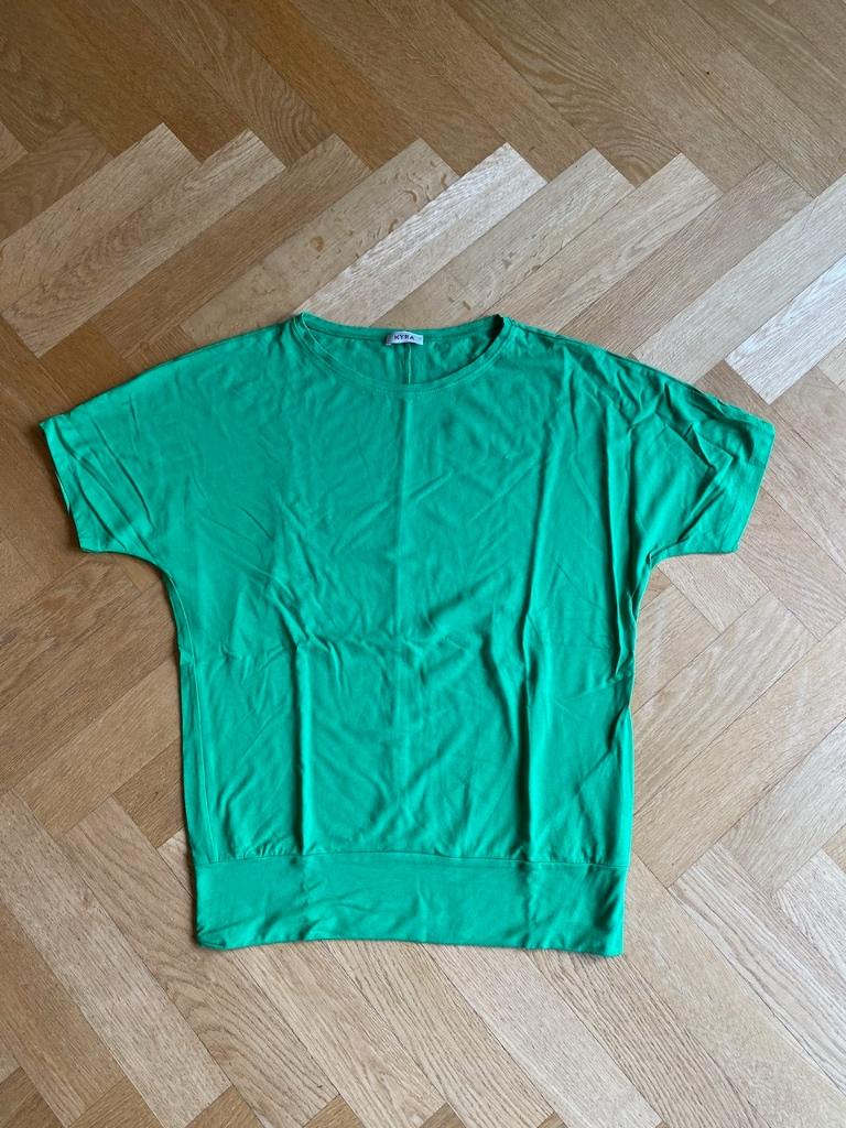 Appelgroene top van Kyra maat 36/38, Ophalen of Verzenden, Zo goed als nieuw, Korte mouw, Kyra & Ko