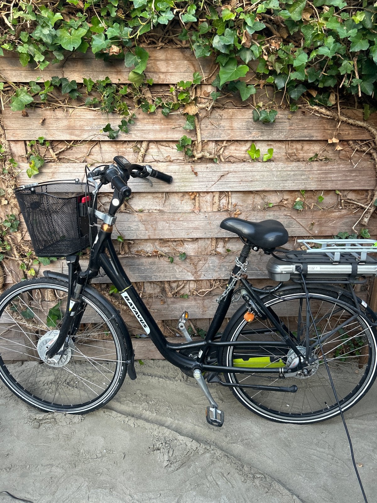 Batavus monaco E-go elektr fiets met mand en bagagedrager, Fietsen en Brommers, Elektrische fietsen, Ophalen, Minder dan 30 km per accu