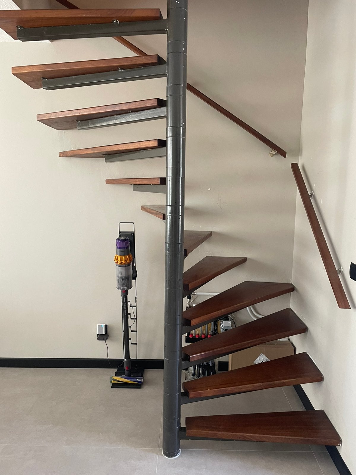 Metalen trappen met hard hout tredes, Doe-het-zelf en Verbouw, Ophalen, Zo goed als nieuw, 2 tot 4 meter