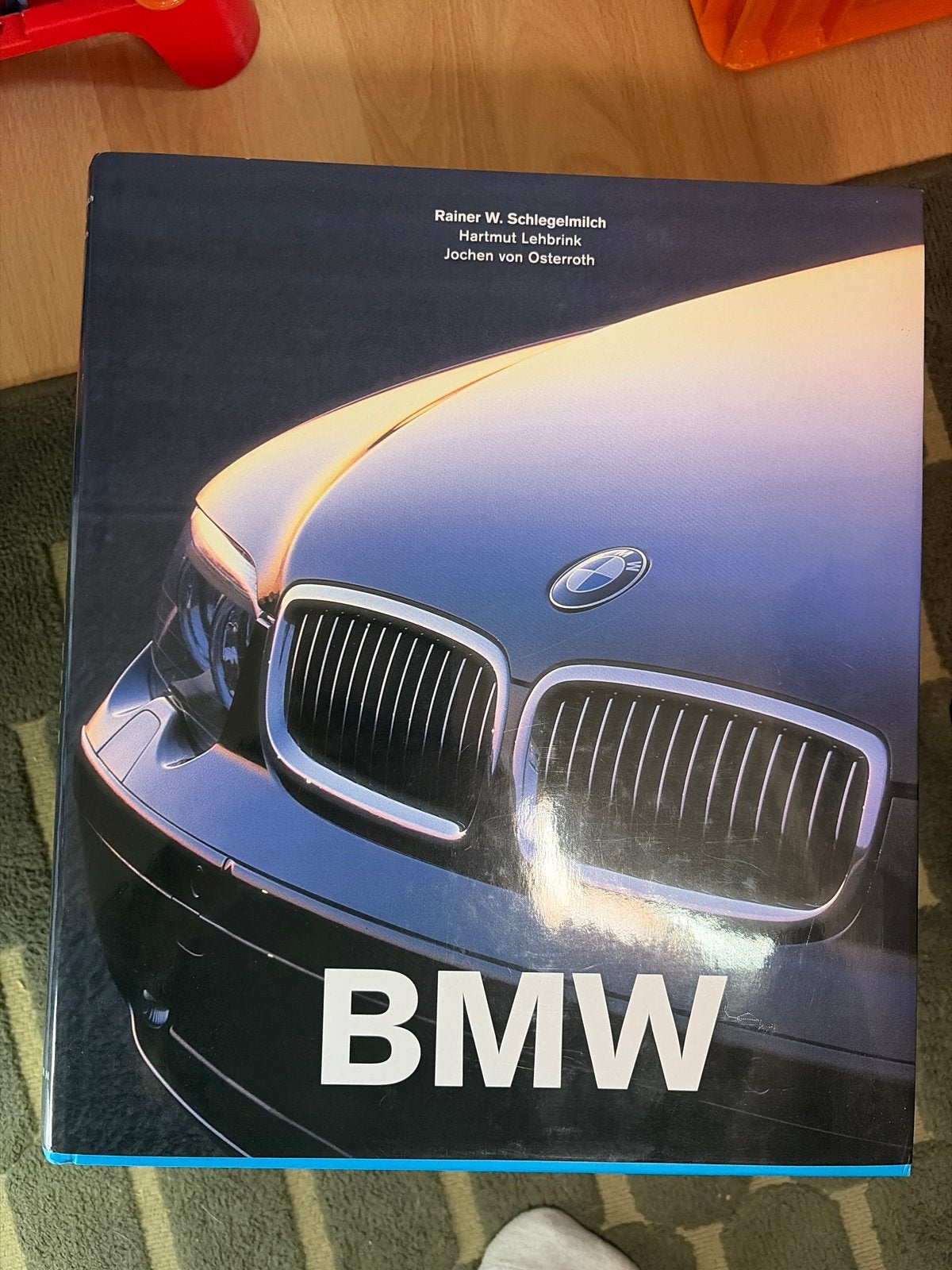 BMW Boek - Geschiedenis en Modellen, Boeken, Ophalen of Verzenden, Zo goed als nieuw, BMW