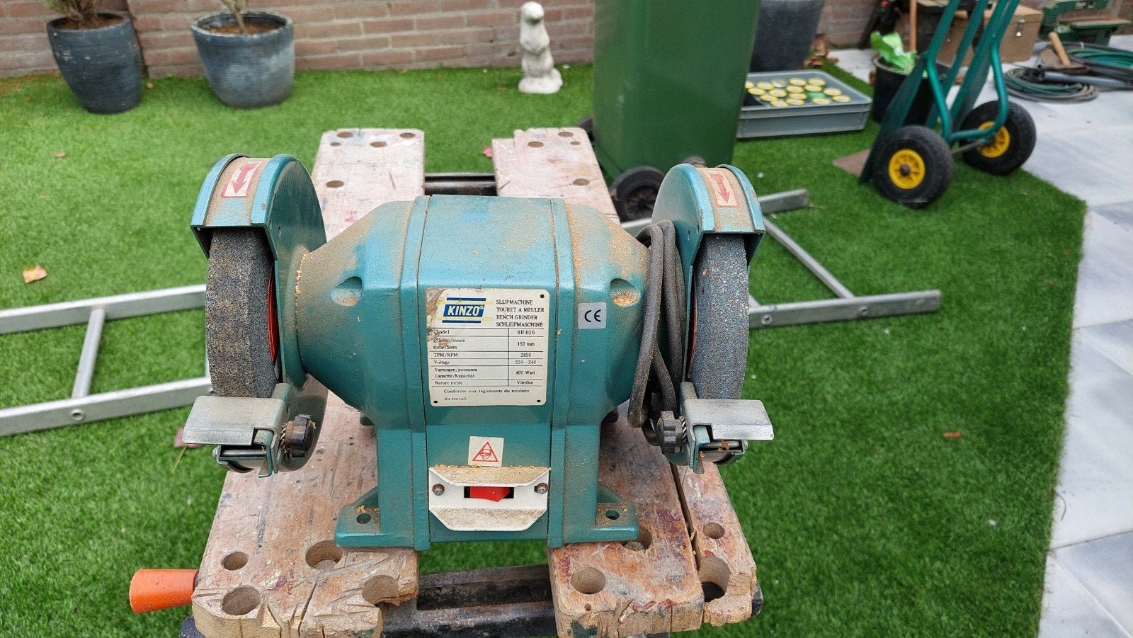 Kinzo Werkslijpmachine - Gebruikt maar functioneel, Ophalen, Gebruikt, Minder dan 700 watt, Werkbankslijpmachine