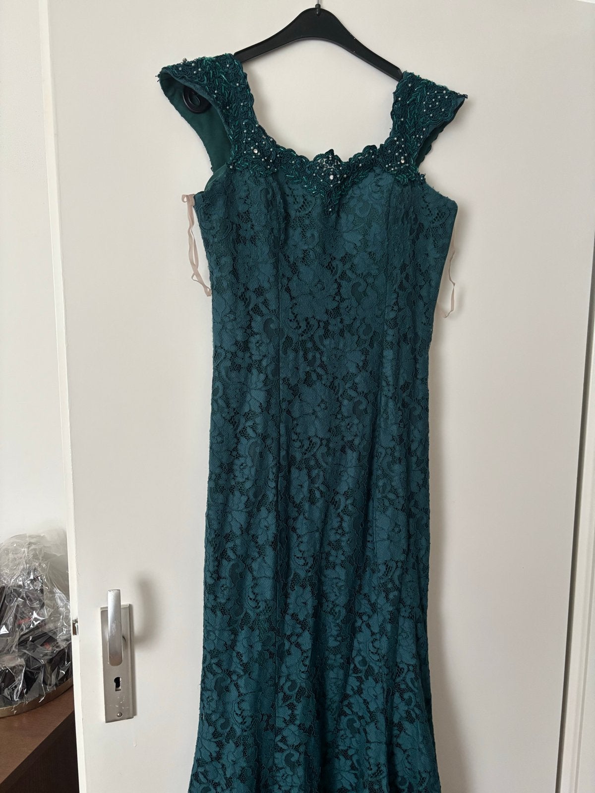 Elegante Groene Kanten Galajurk met Kraaltjes, Kleding | Dames, Maat 38/40 (M), Galajurk, Ophalen of Verzenden, Zo goed als nieuw