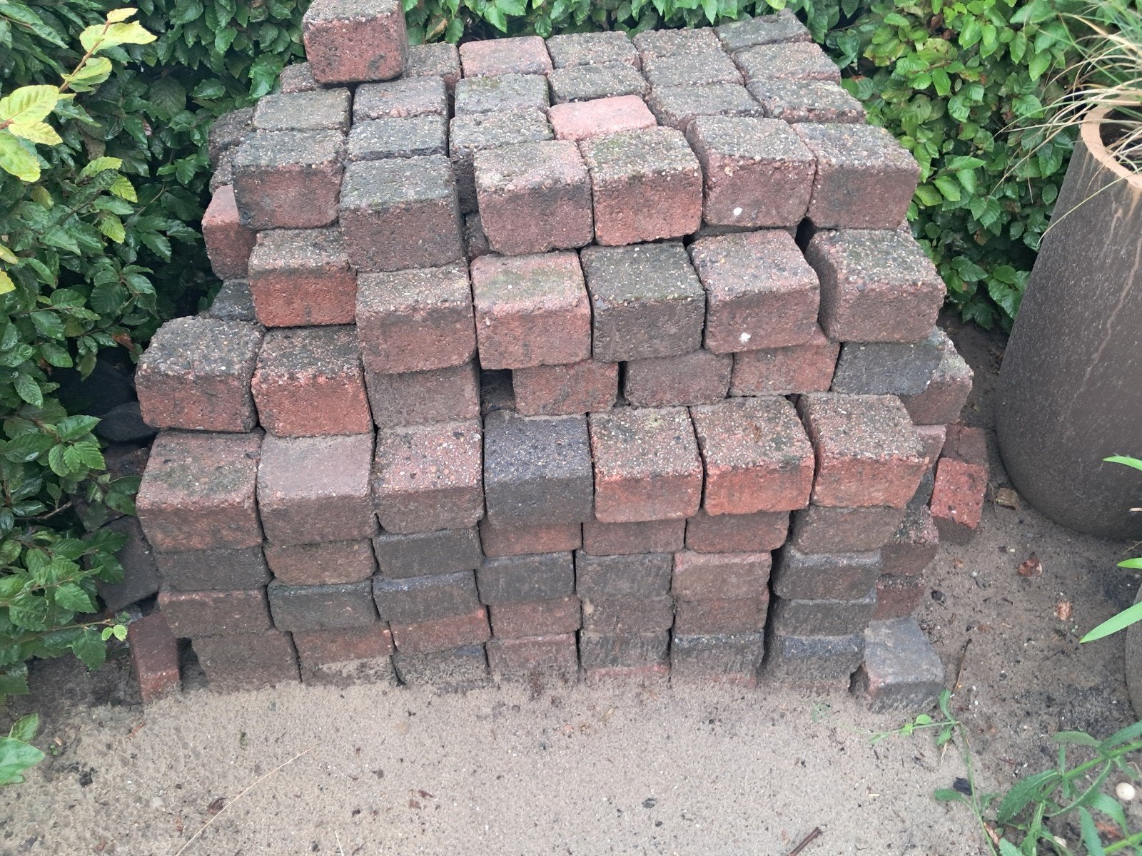 gratis  koppelstones, Ophalen of Verzenden, Beton, Klinkers