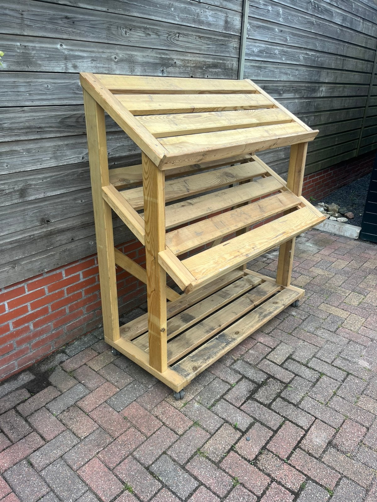 Houten verkoopkraam, Ophalen, Zo goed als nieuw, Hout, Overige typen