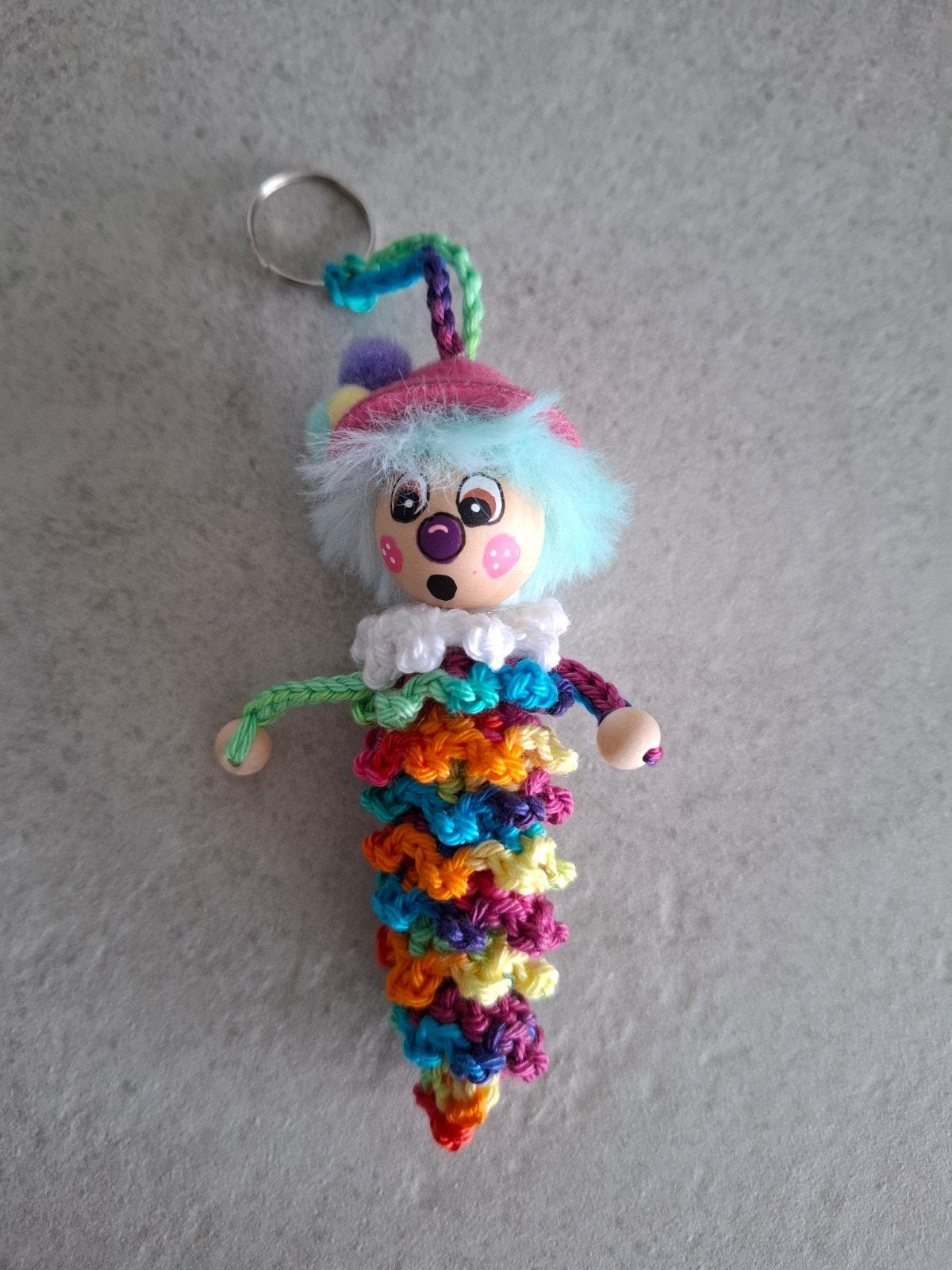 Unieke Handgemaakte Gelukspoppetje Sleutelhanger Clowntje, Ophalen of Verzenden, Nieuw, Knuffel of Figuurtje