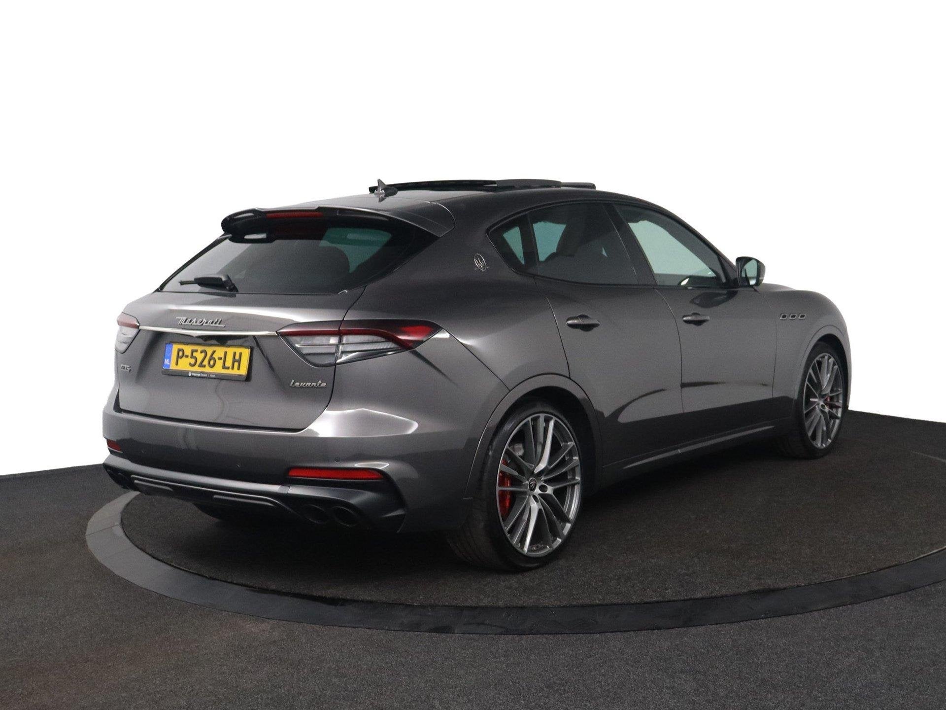 Maserati Levante 3.8 V8 GTS |1e eigenaar|Pano|Trekhaak|DOH, Auto's, Automaat, Gebruikt, 2145 kg, Leder