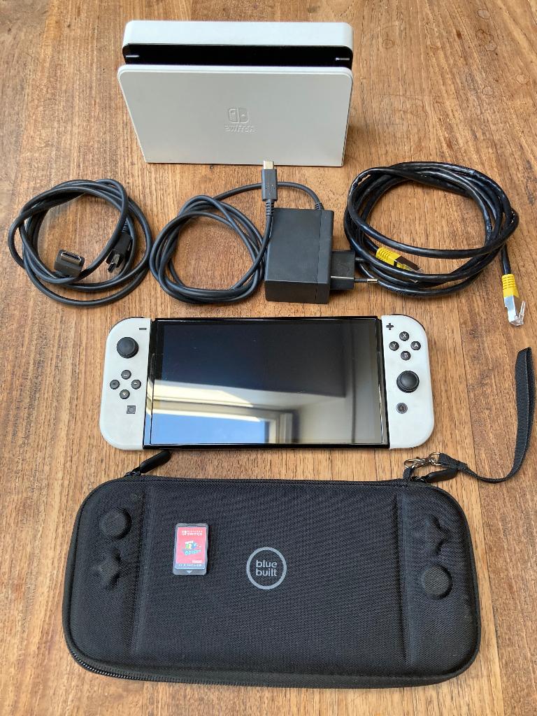 Nintendo Switch OLED wit, Switch OLED, Met 2 controllers, Ophalen of Verzenden, Gebruikt