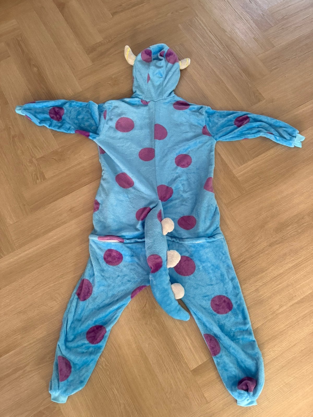 Onesie, Sulley Monsters Inc, maat M, Ophalen of Verzenden, Zo goed als nieuw, Jongen of Meisje