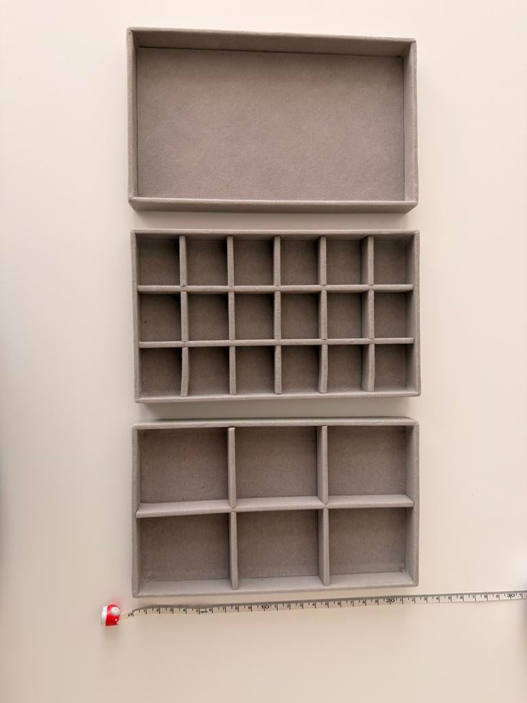 3 x gray velvet stackable jewelry organizer trays, Nieuw, Ophalen of Verzenden, Grijs, Met slot