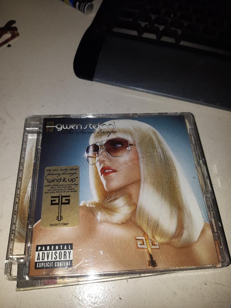 Gwen Stefani-The sweet escape (Z193-95), Cd's en Dvd's, Ophalen of Verzenden, Zo goed als nieuw