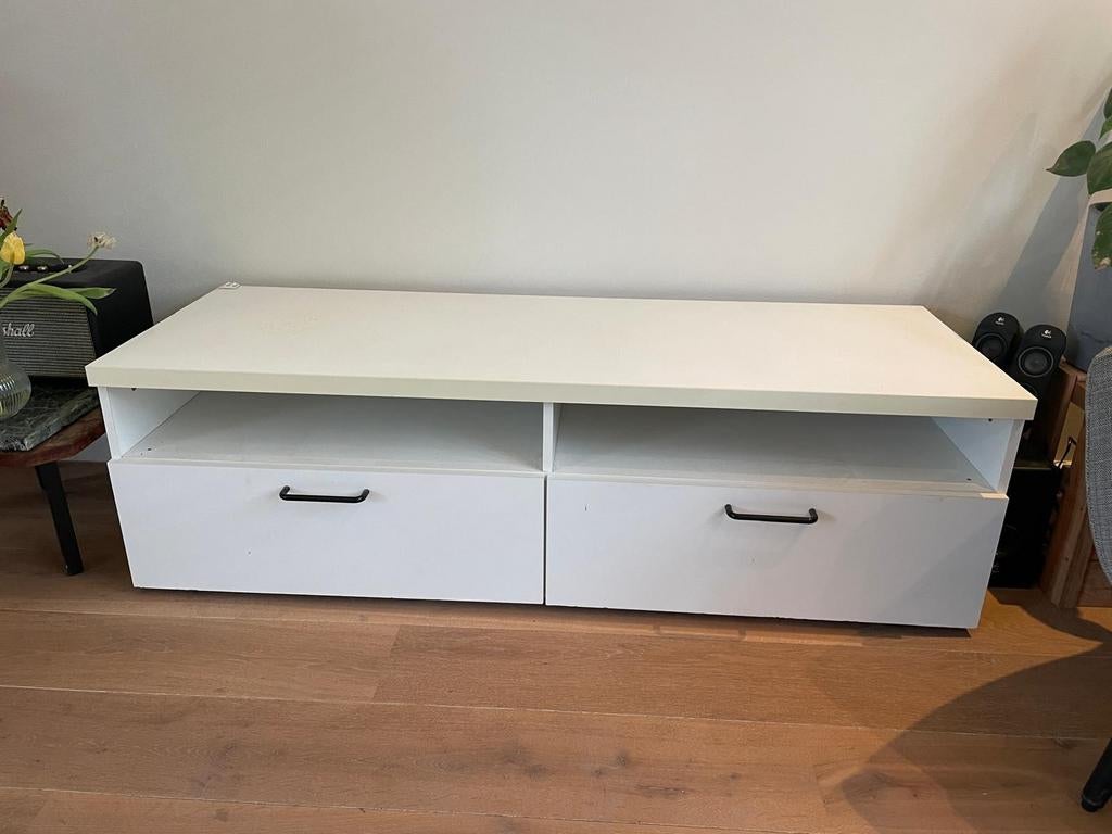 Ikea tv meubel kast wit, gratis ophalen, moet weg!, Ophalen, Gebruikt, 150 tot 200 cm, Minder dan 100 cm