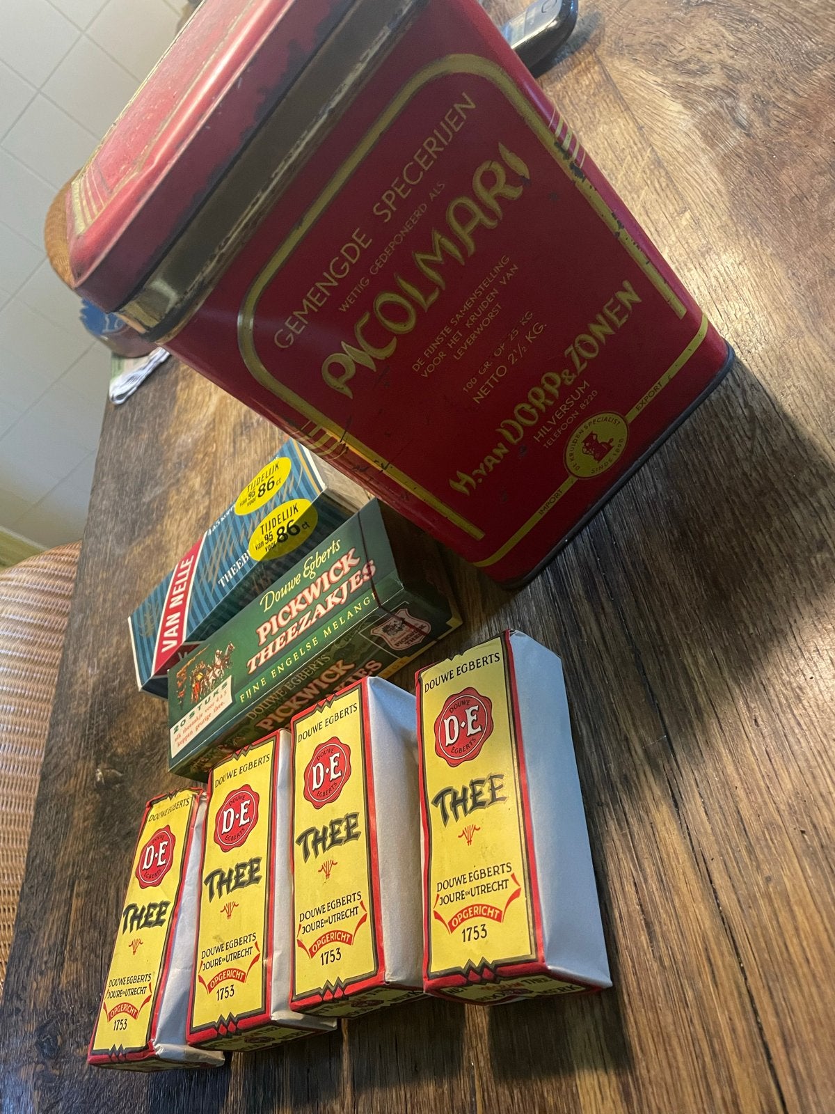 Vintage Picolmari Specerijen en Douwe Egberts Thee Blikken, Ophalen