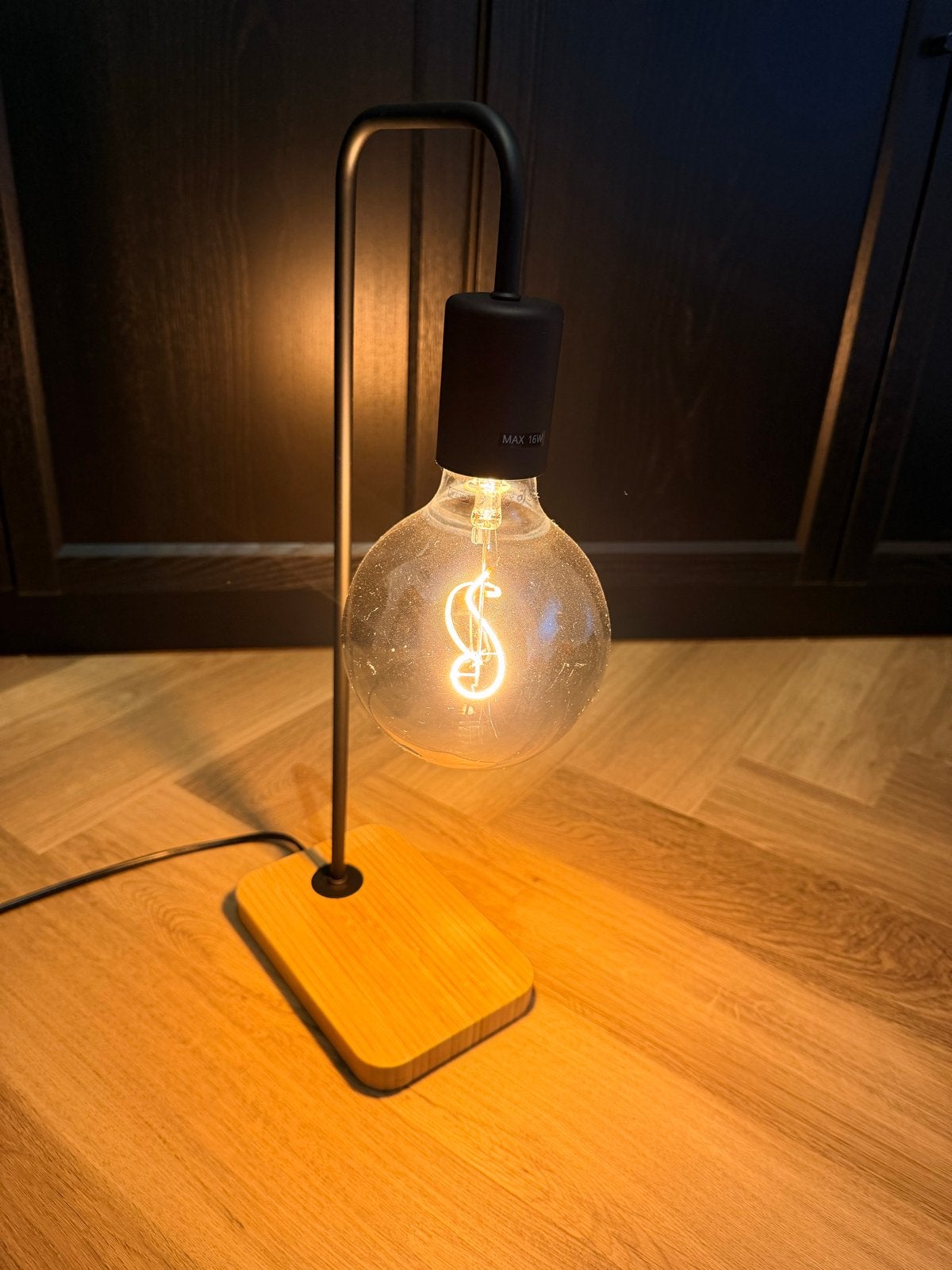 IKEA Molnart LED lamp en Tvarhand lamp - Zo goed als nieuw, IKEA, Hout, E27 (groot), Ophalen of Verzenden