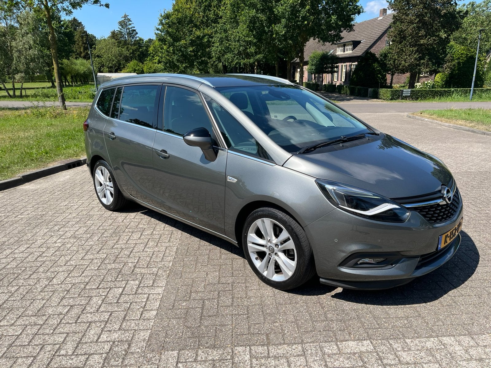 Opel Zafira 1.6 Tourer 136pk 2018 Grijs - 7 persoons, Auto's, Opel, Zwart, 4 cilinders, 7 stoelen, 11 km/l