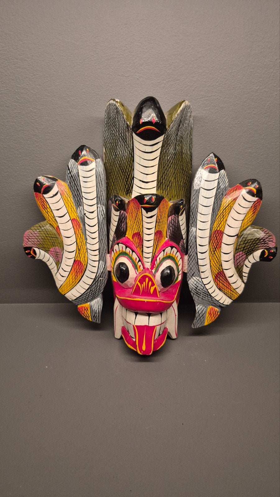 Kleurrijk balinees masker met slangenmotief, Hout, Masker, Ophalen of Verzenden, Meerkleurig