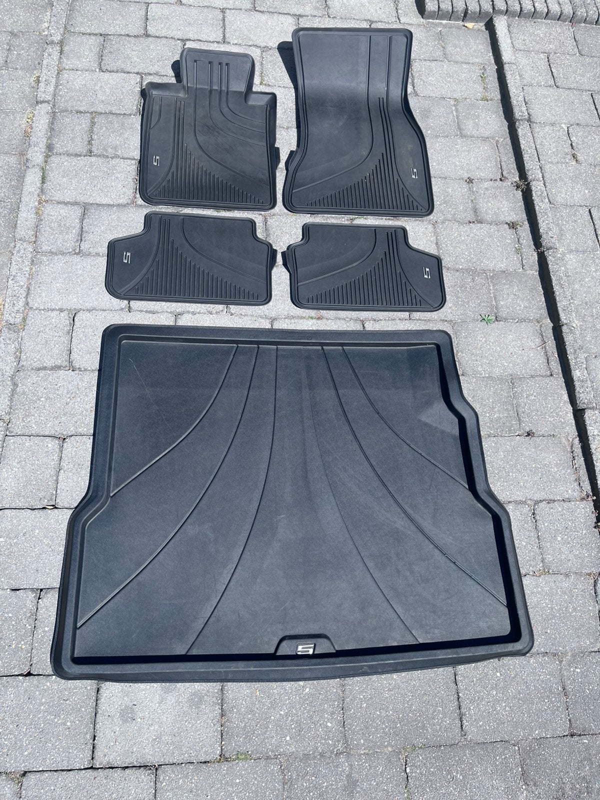 Origineel BMW rubber matten/kofferruimte BMW 5 serie g31, Ophalen, Gebruikt