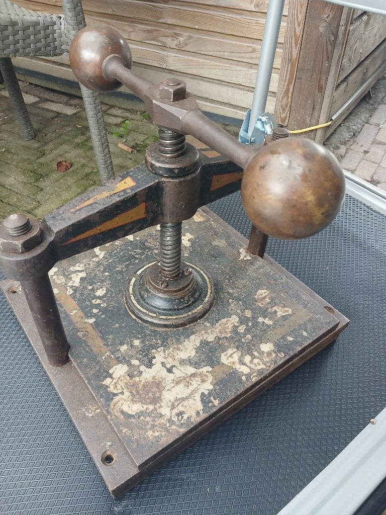 Boekenpers, Ophalen, Gebruikt