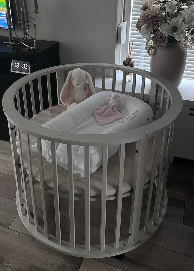 Babybox in goede staat met luxe matras en velours hoes, Kinderen en Baby's, Boxen, Ophalen, Zo goed als nieuw