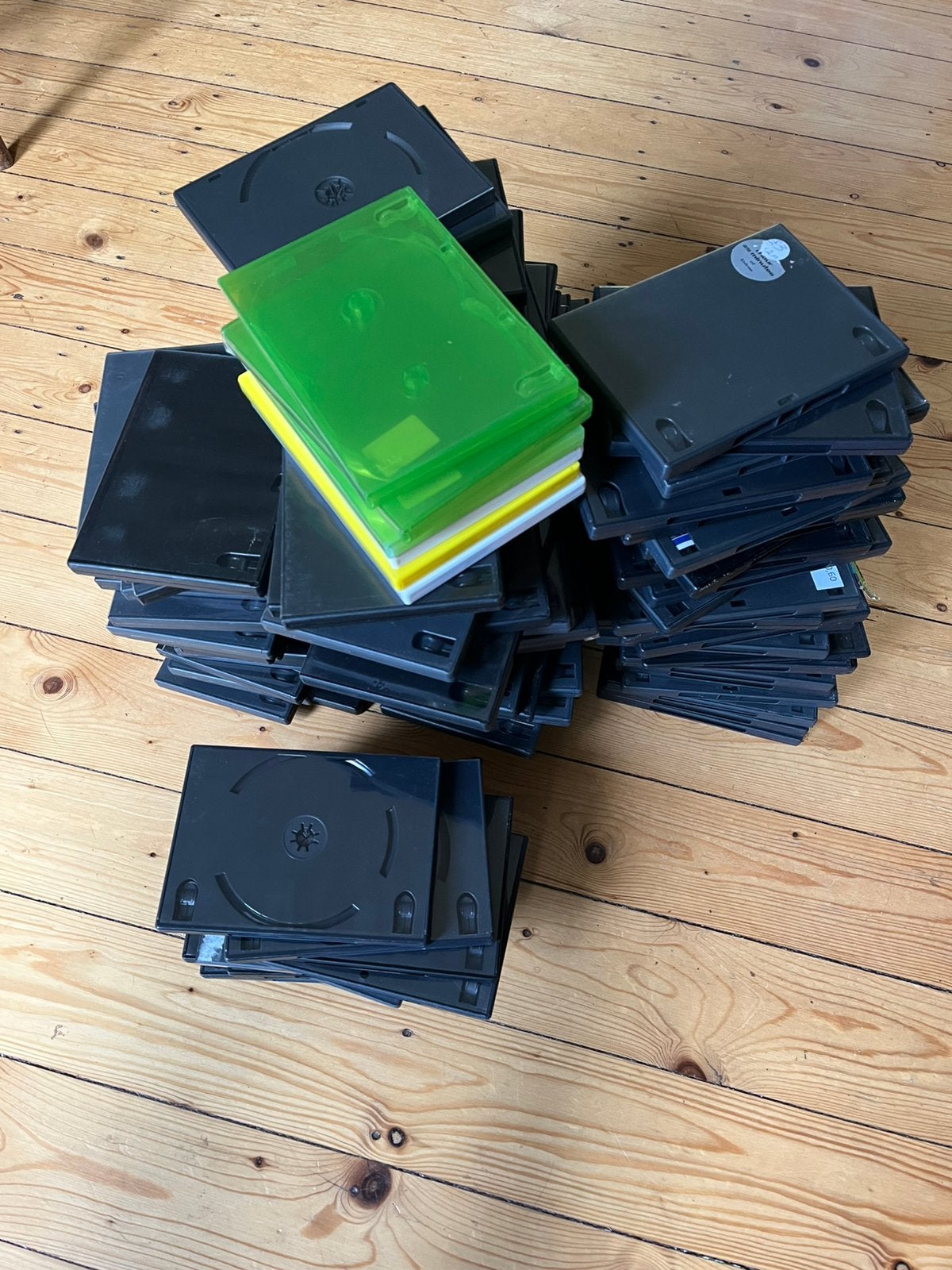 100+ lege DVD hoesjes, Ophalen, Zo goed als nieuw