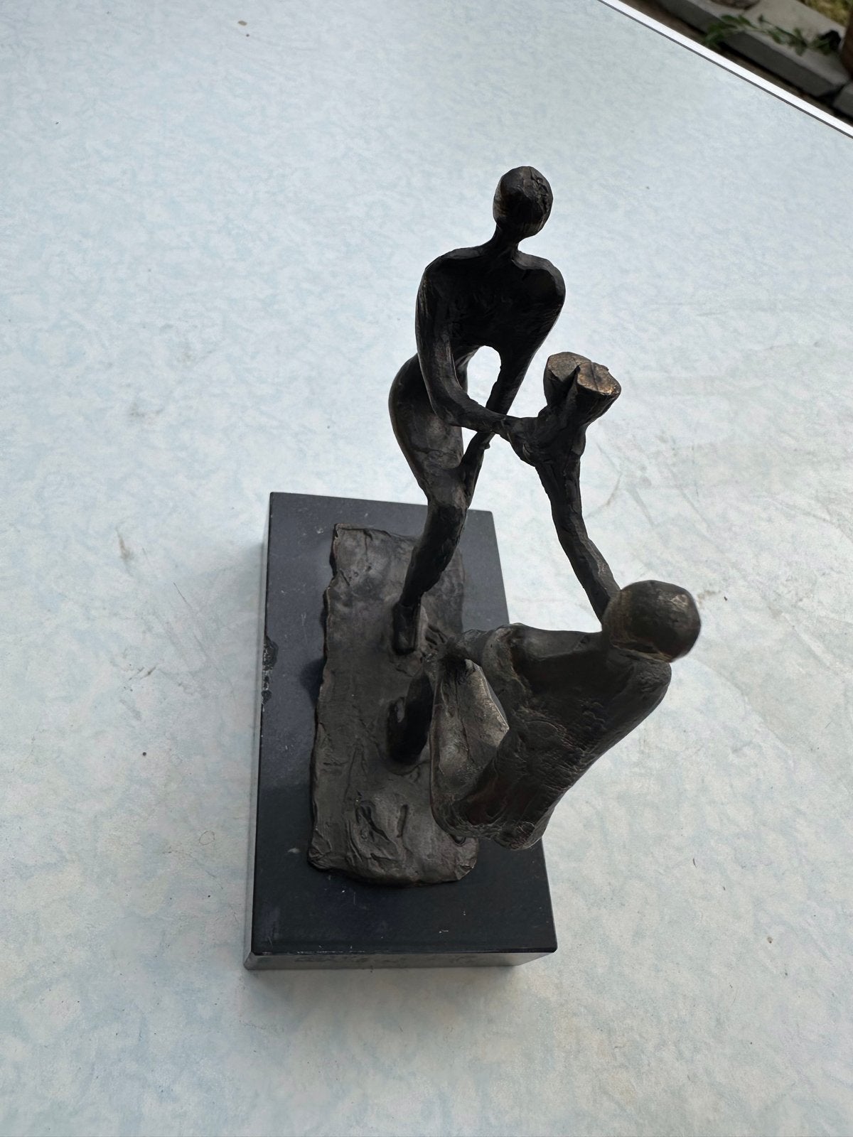 Corry Ammerlaan beeldje - Samenwerking, Antiek en Kunst, Ophalen, Groep mensen, Minder dan 20 cm, Brons