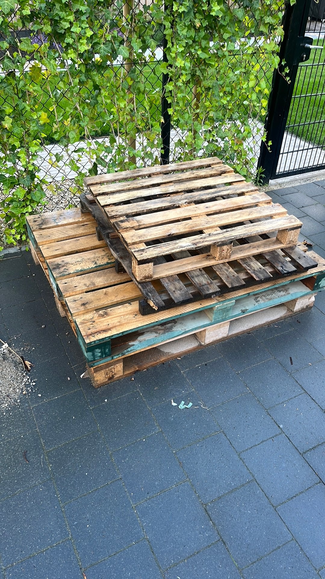 3 pallets en wat resthout, Doe-het-zelf en Verbouw, Hout en Planken, Ophalen, Zo goed als nieuw, Pallet, Minder dan 200 cm