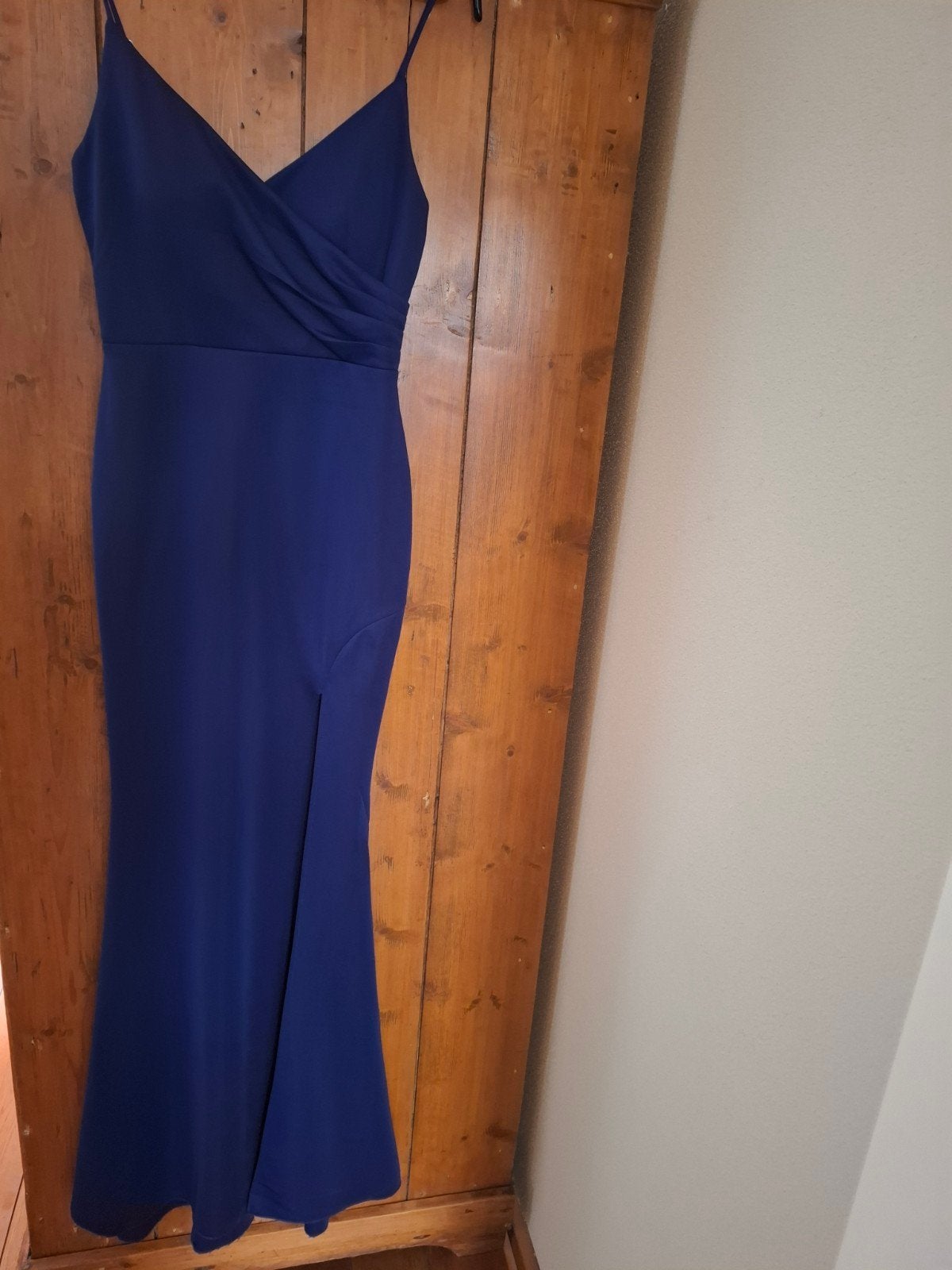 Elegante blauwe avondjurk met split en smalle bandjes maat M, Kleding | Dames, Maat 38/40 (M), Emi majoly, Blauw, Ophalen of Verzenden