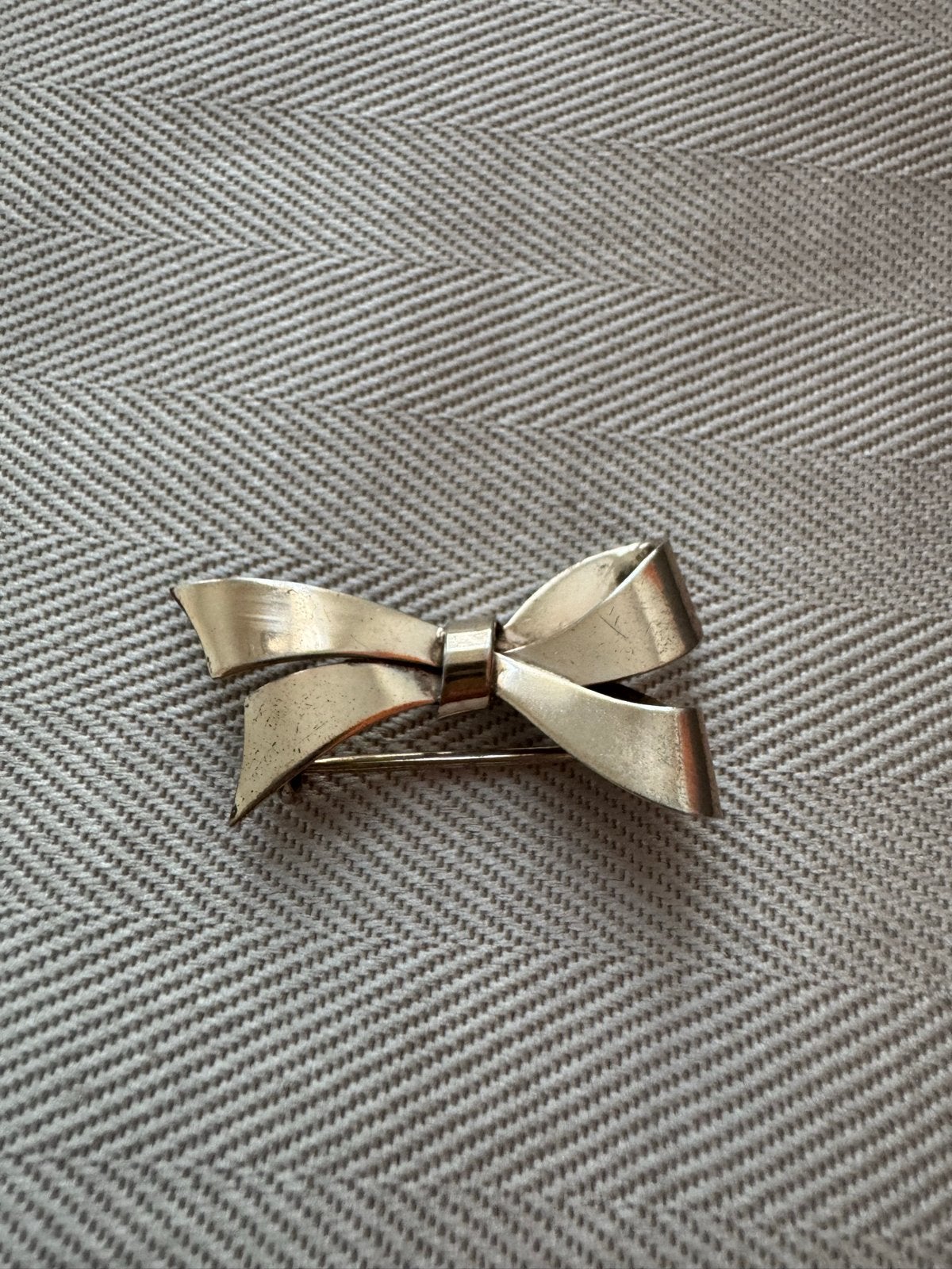 Scandinavisch design, antieke broche/hanger, Minder dan 4 cm, Ophalen of Verzenden, Zo goed als nieuw, Zilver