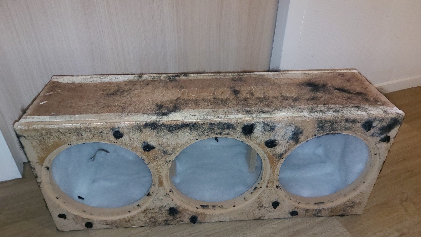 te koop subwoofer kist  drie keer 10 inch moet weg, Ophalen, Gebruikt