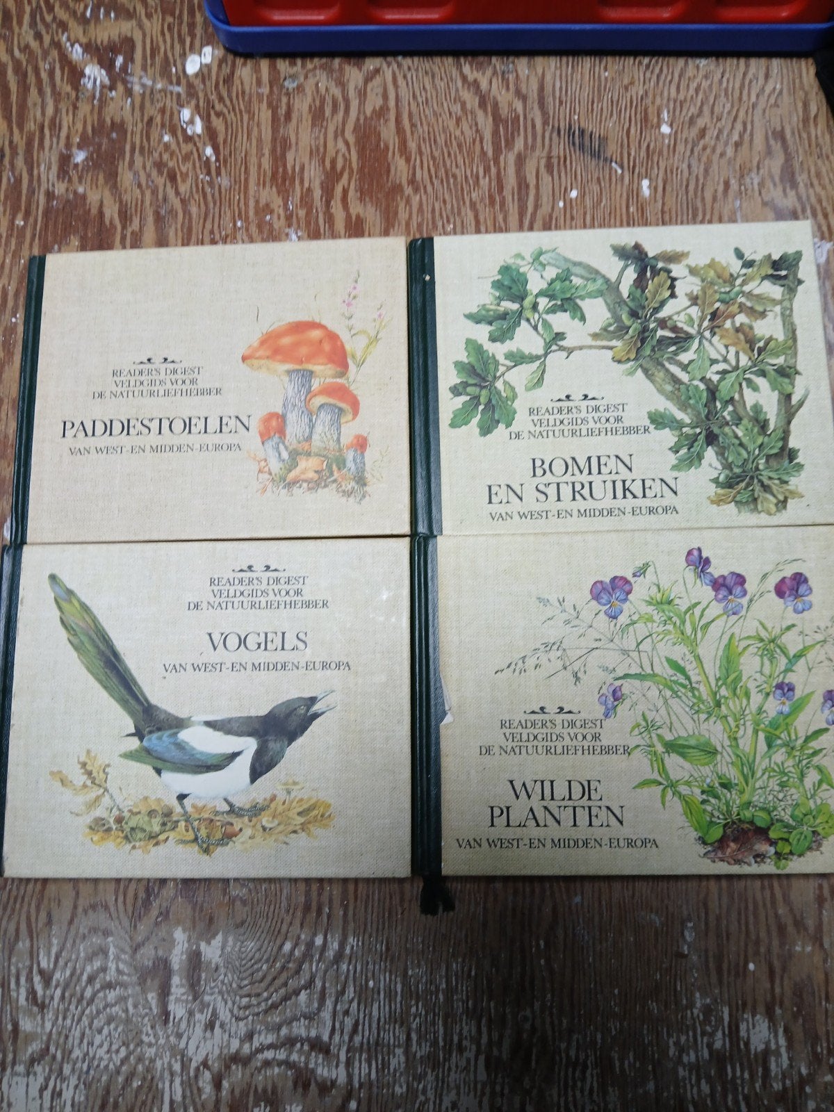 Reader's Digest Veldgidsen., Boeken, Natuur, Ophalen, Zo goed als nieuw, Natuur algemeen, Reader's Digest