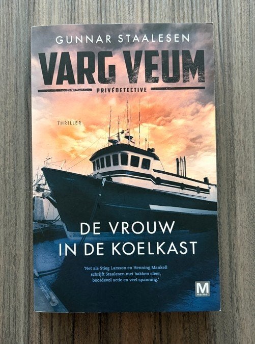 Gunnar Staalesen - Varg Veum - De vrouw in de koelkast, Boeken, Ophalen of Verzenden, Zo goed als nieuw, Varg Veum